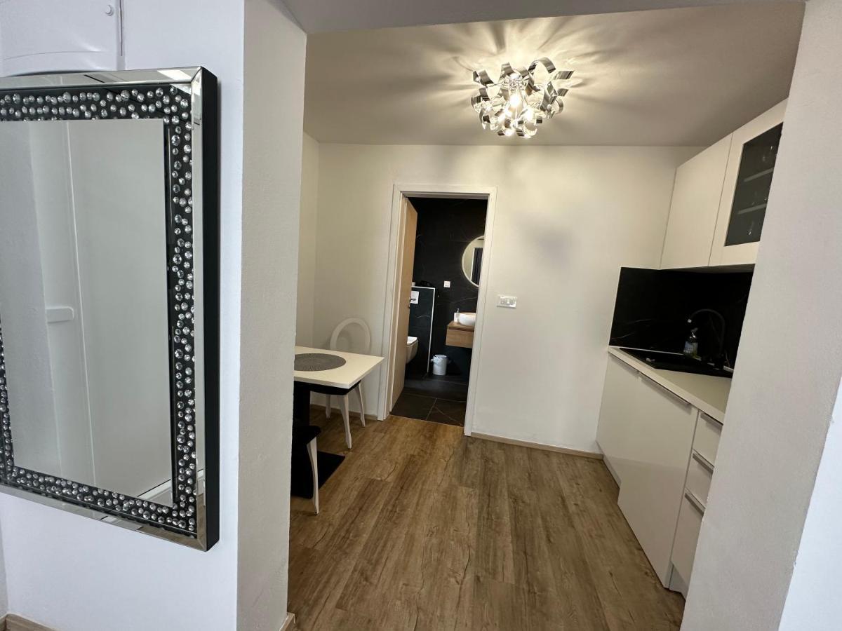 Apartmaji Meli Pu Izola Exterior foto