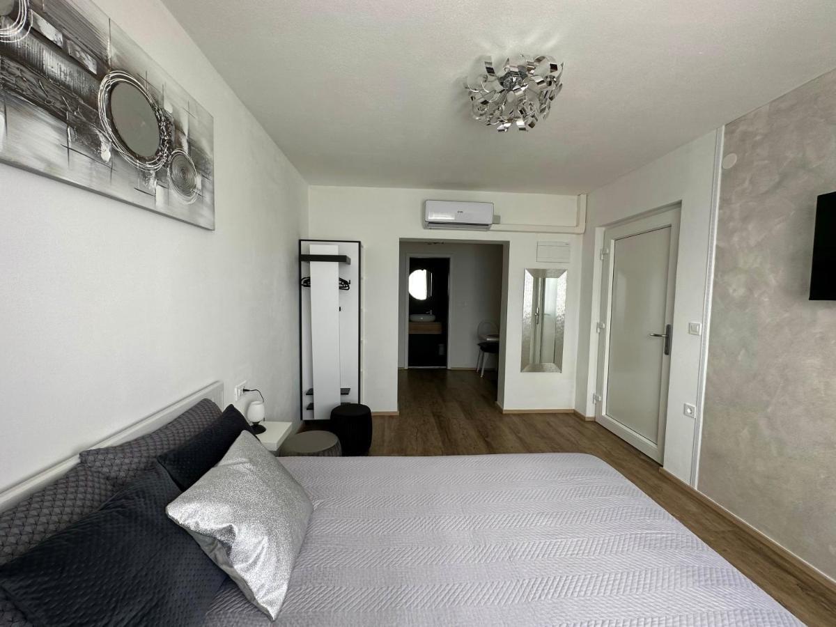 Apartmaji Meli Pu Izola Exterior foto