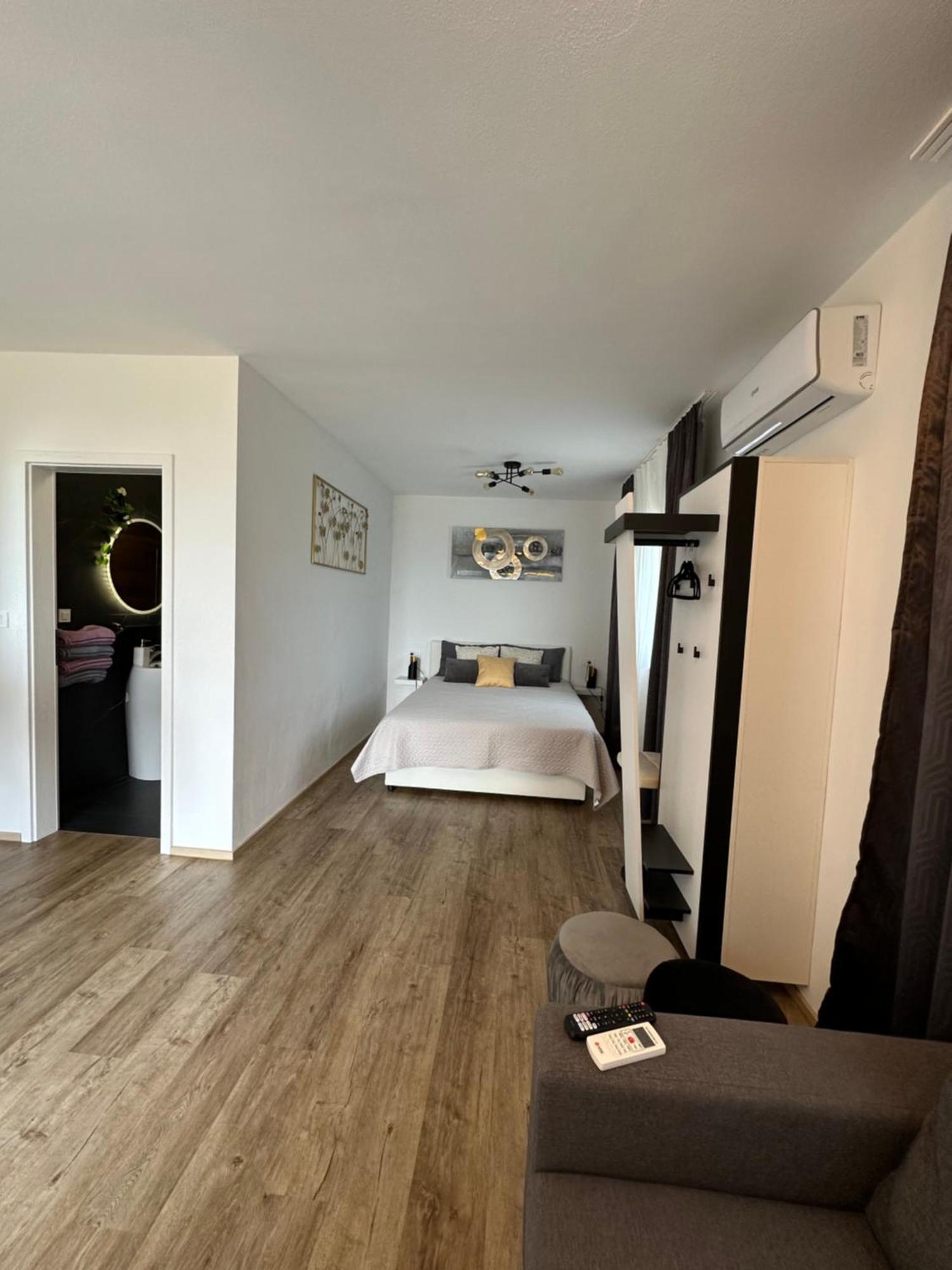 Apartmaji Meli Pu Izola Exterior foto