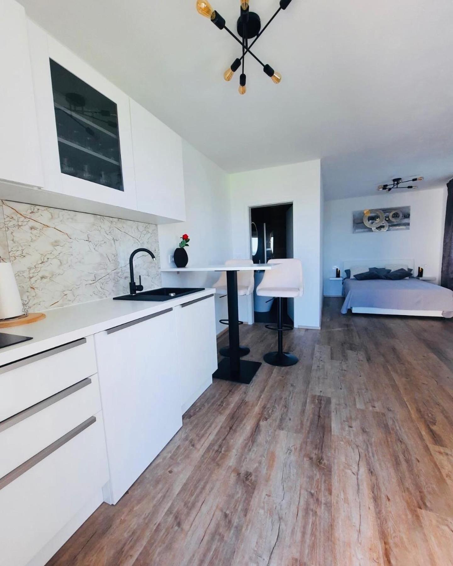 Apartmaji Meli Pu Izola Exterior foto