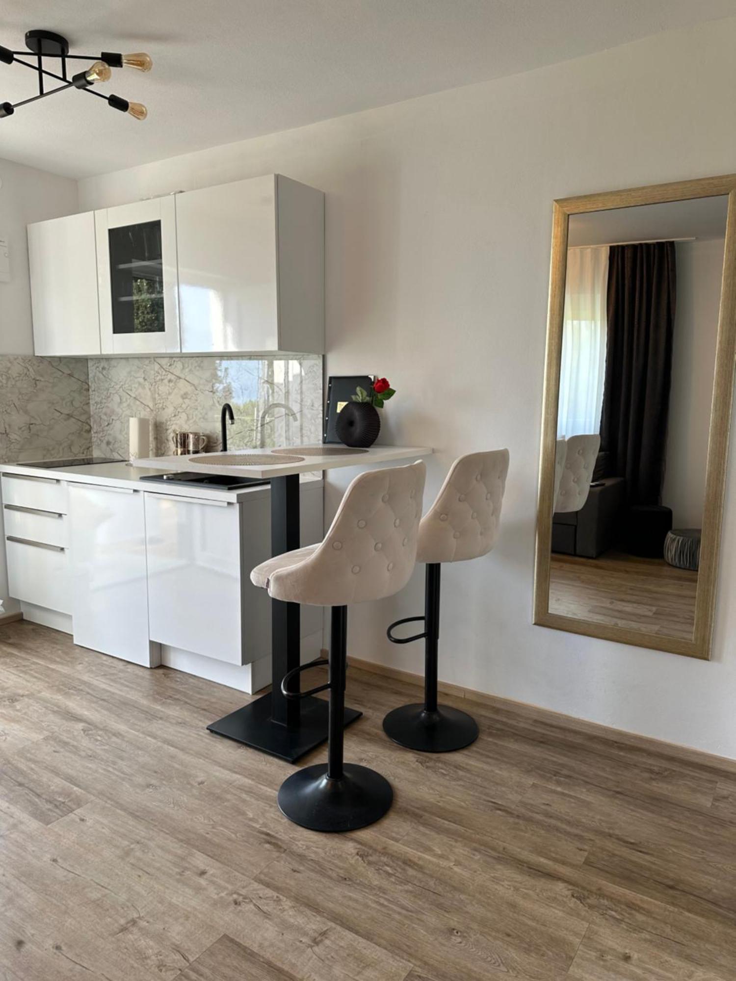 Apartmaji Meli Pu Izola Exterior foto