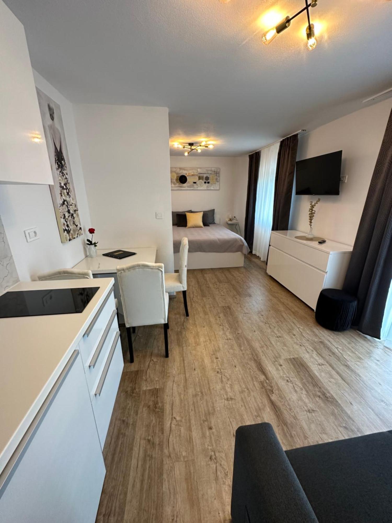 Apartmaji Meli Pu Izola Exterior foto