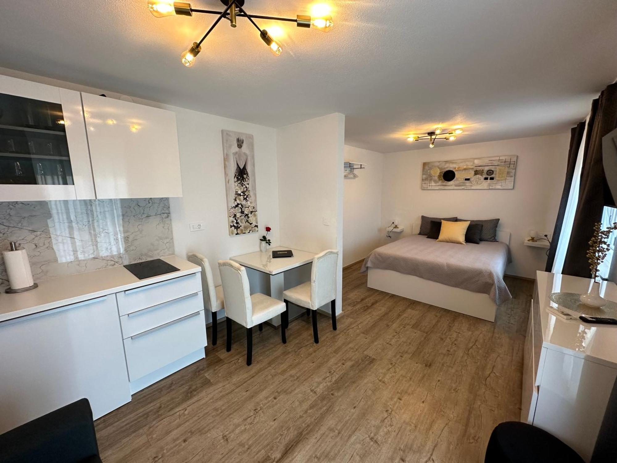 Apartmaji Meli Pu Izola Exterior foto